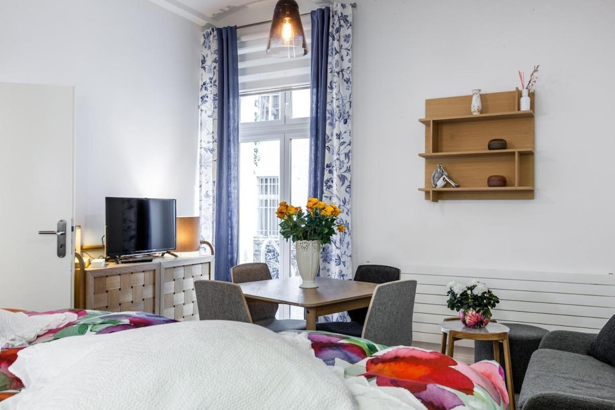 P42 Room22 Kollwitzkiez * Berlin