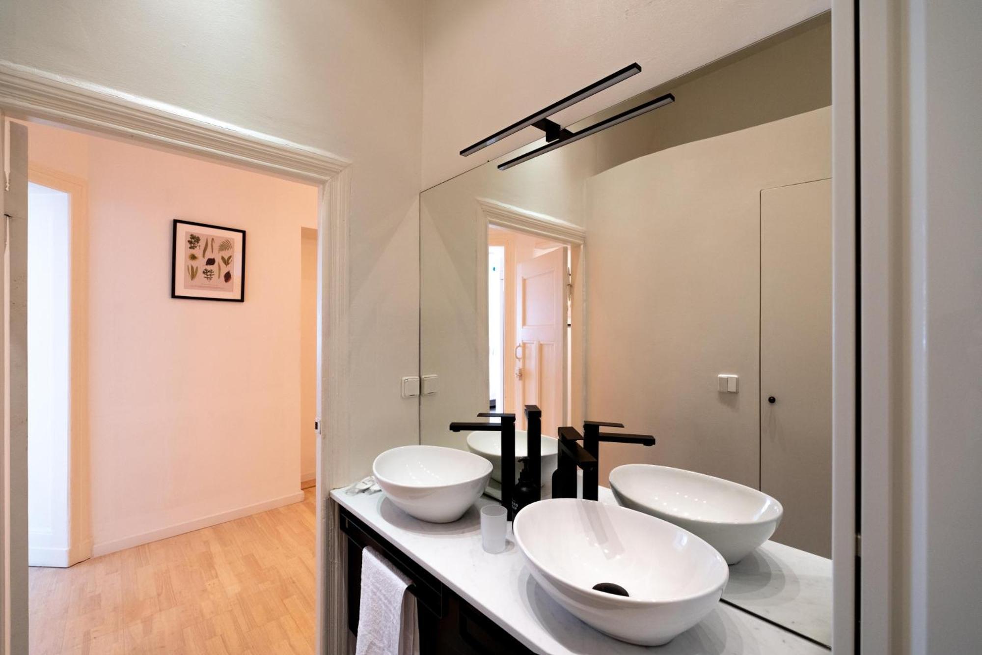 Evostay - Grosses In Zentraler Lage Apartment *