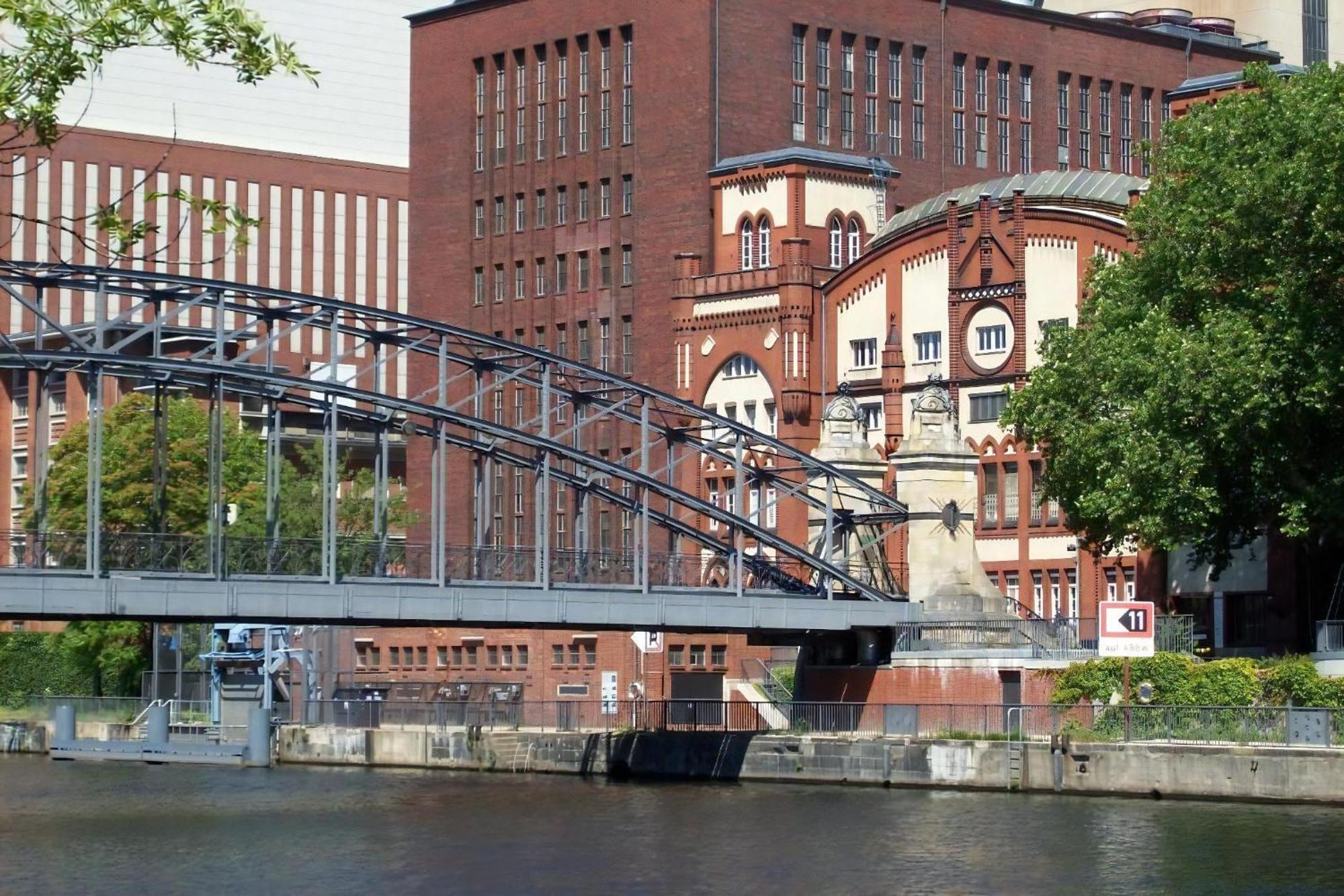 Stylische Mit Suedbalkon In Messenaehe * Berlin