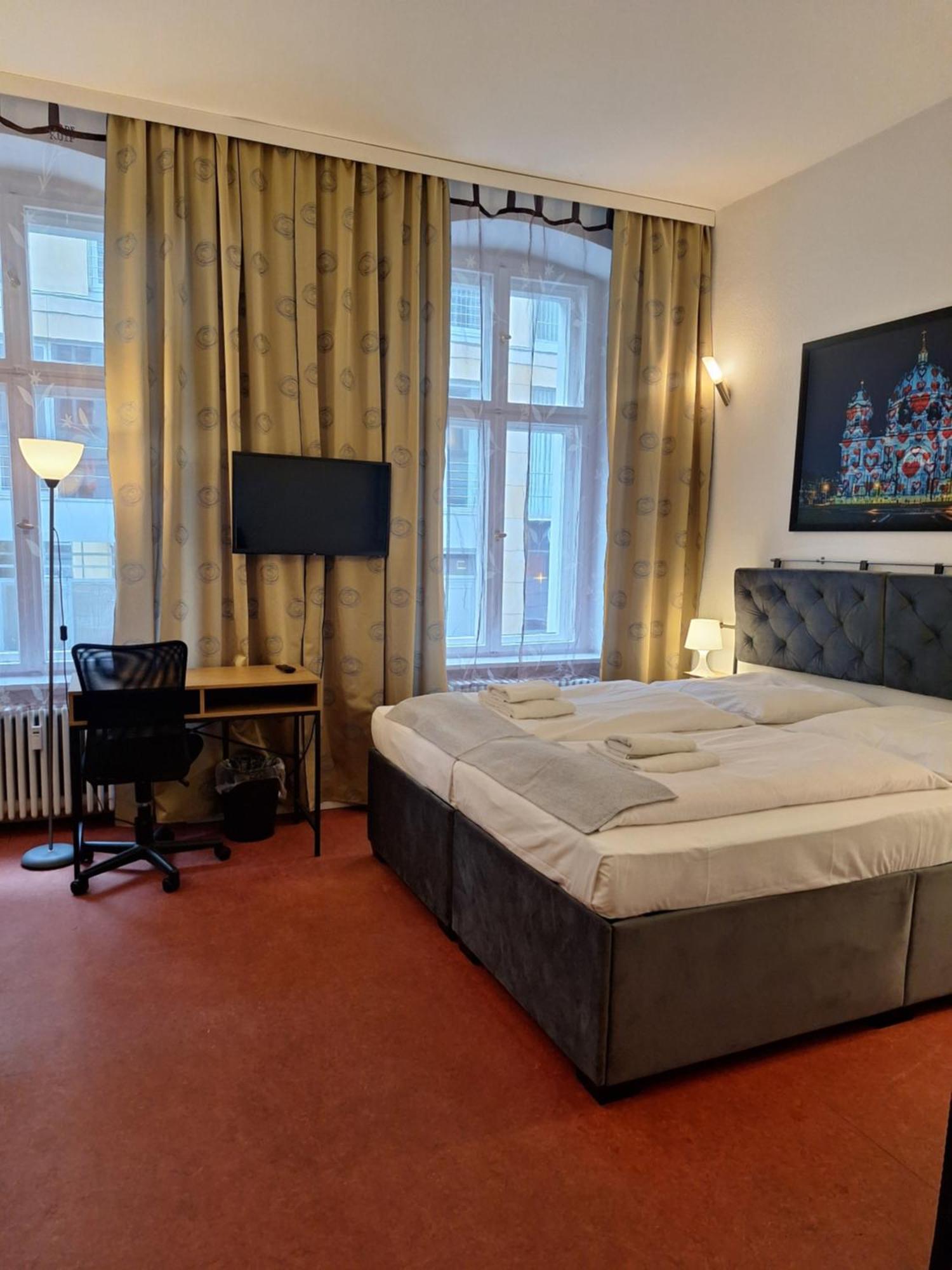 Hotel Amelie 3*
