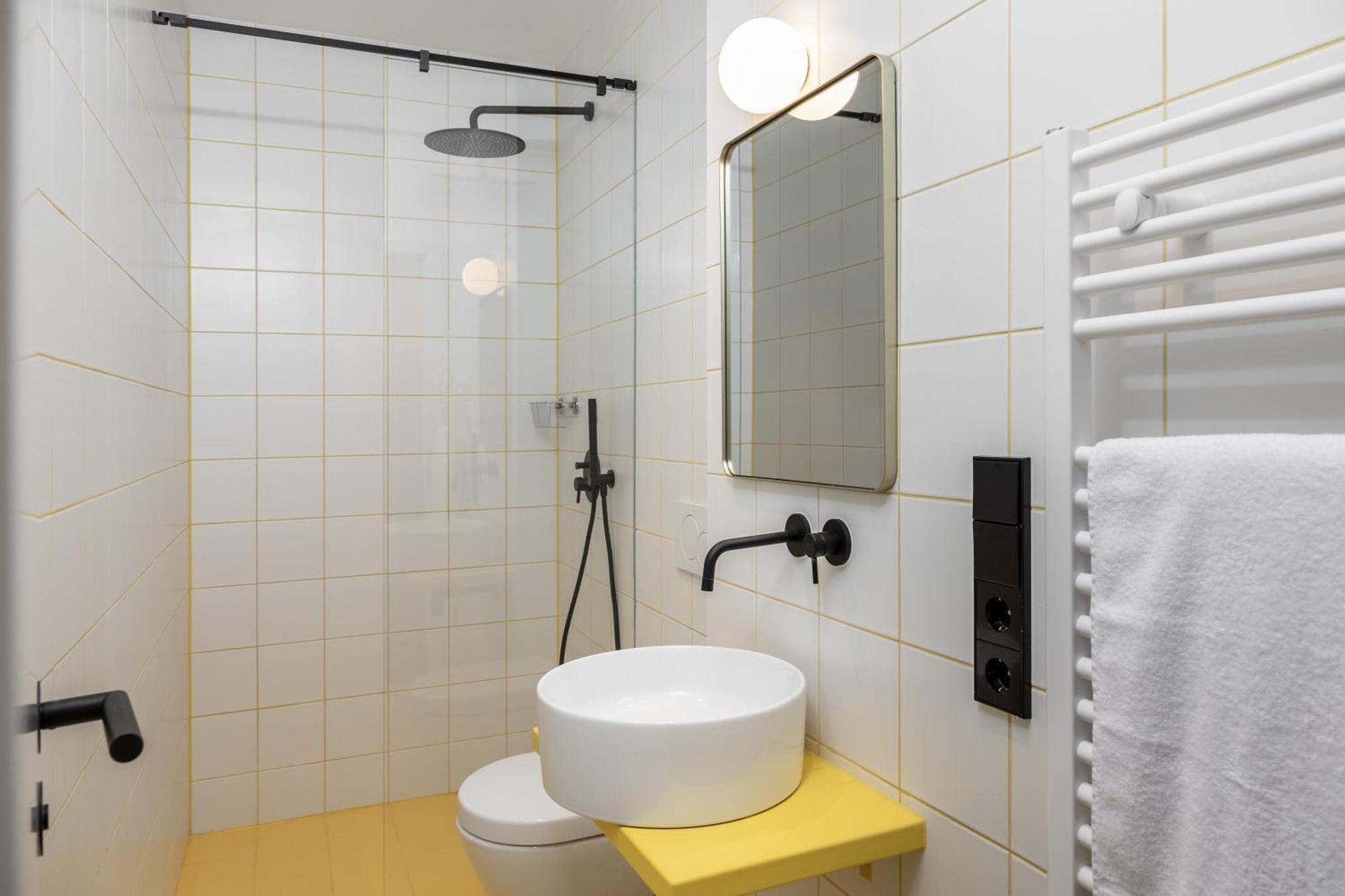Apartment Coolest In Berlin, Easy Check-in, Big & Cozy, Near Center - Especially For Groups!