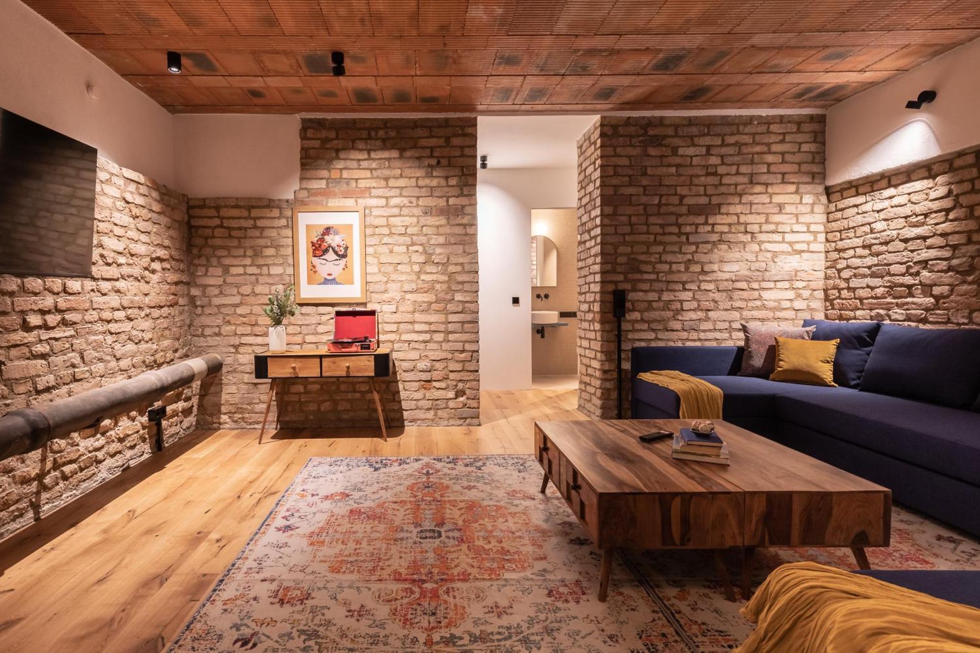 Coolest In Berlin, Easy Check-in, Big & Cozy, Near Center - Especially For Groups! Apartment