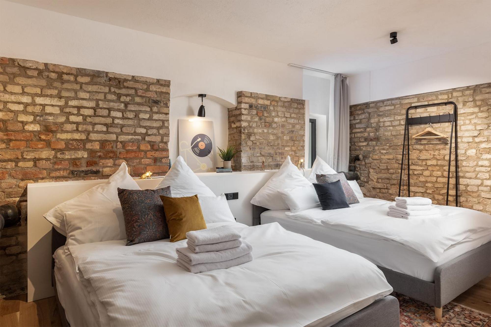 Coolest In Berlin, Easy Check-in, Big & Cozy, Near Center - Especially For Groups! Berlin