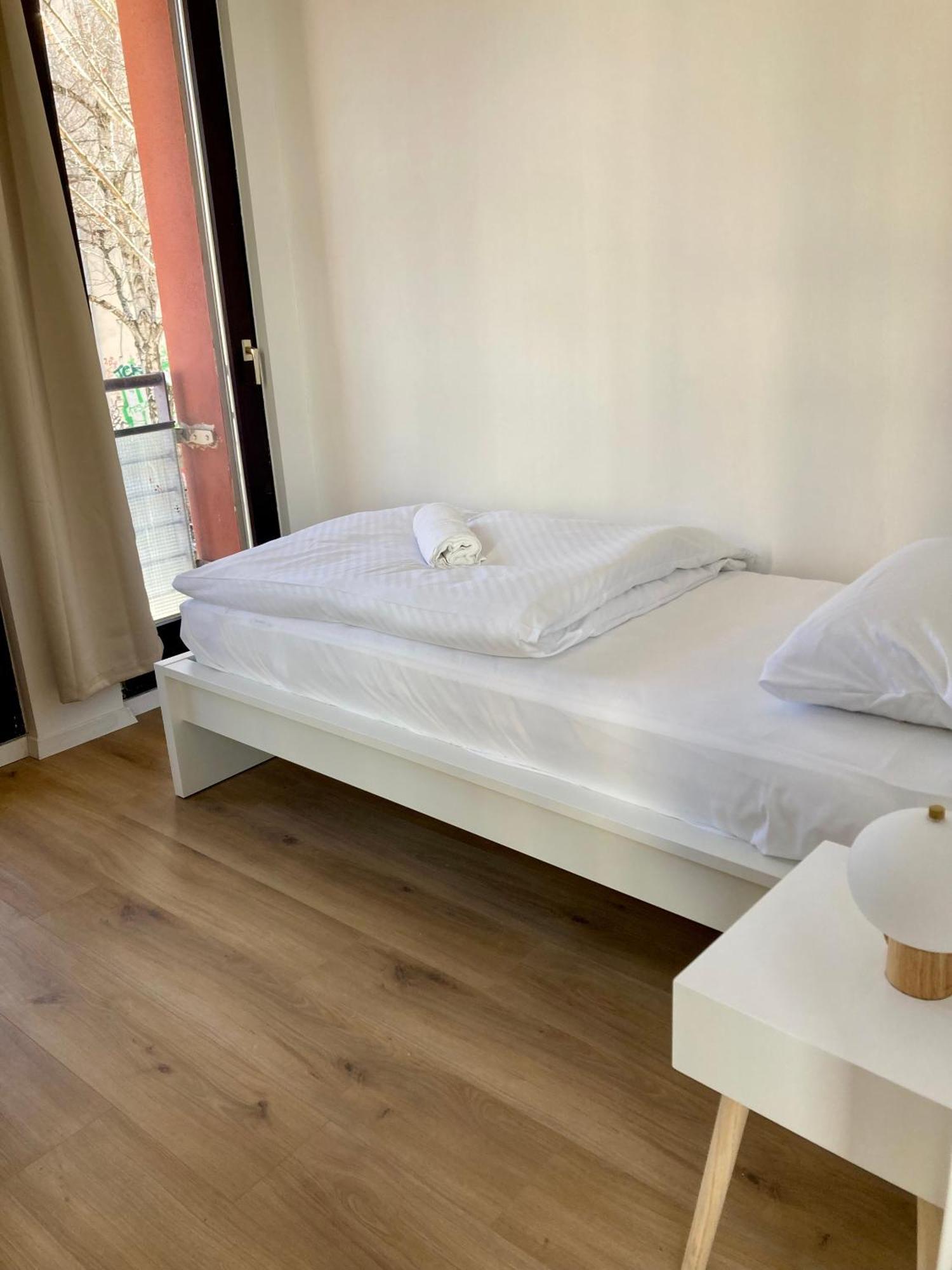Minimal Kreuzberg Hostel *