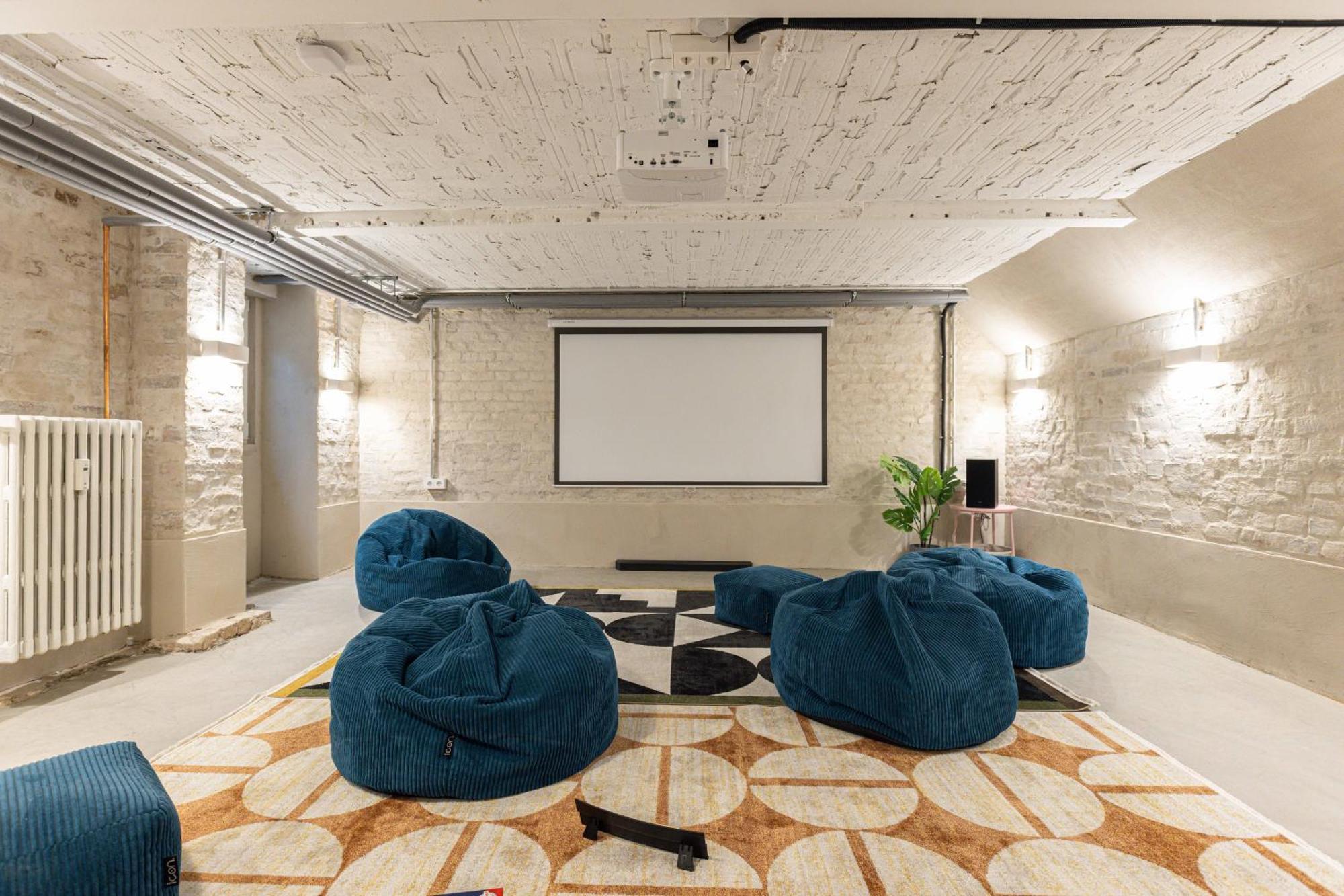 3 Bdr In Prenzlauer Berg With Cinema *