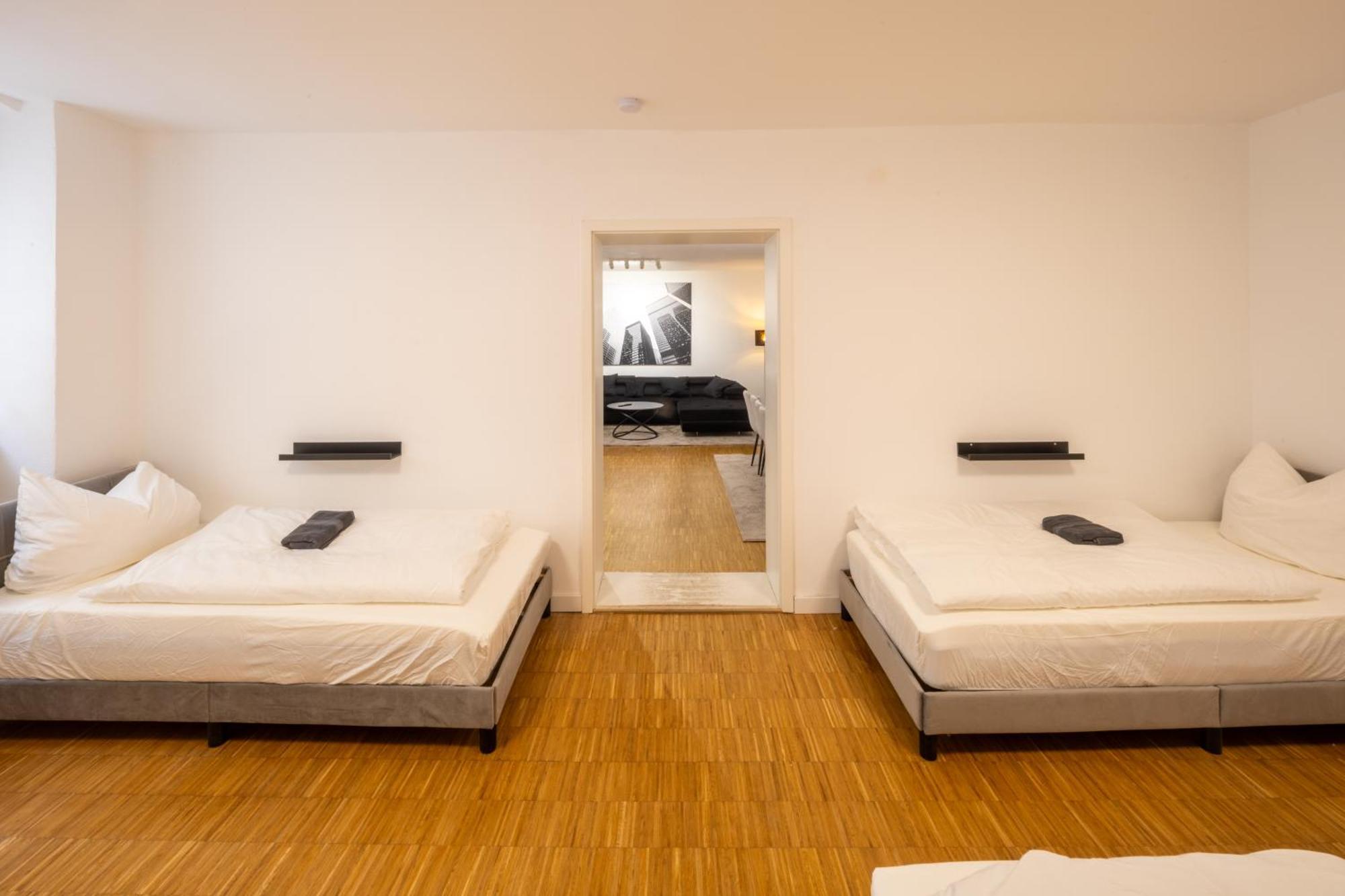 100qm2, Superior Suite, 8 Beds, Rain Shower Apartment