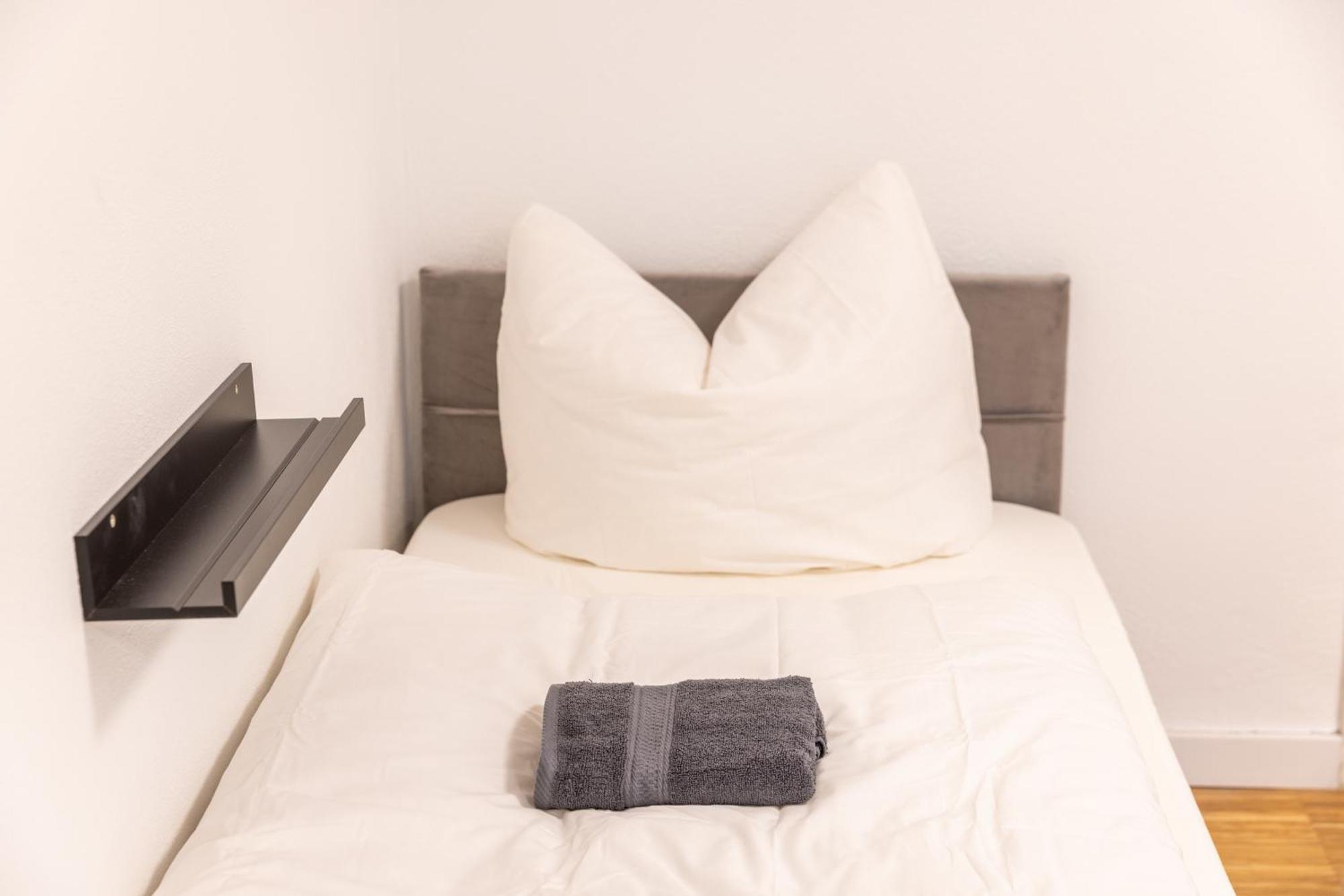100qm2, Superior Suite, 8 Beds, Rain Shower Apartment *