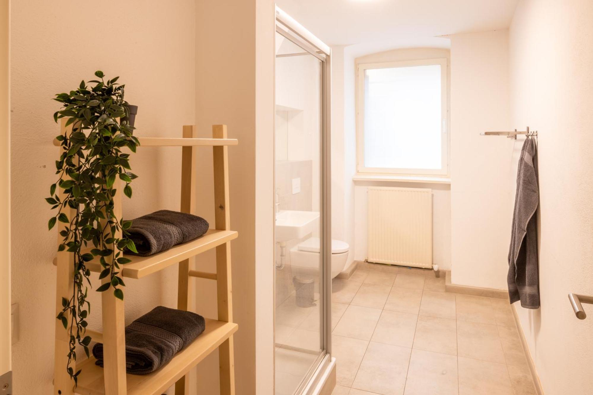 100qm2, Superior Suite, 8 Beds, Rain Shower * Berlin
