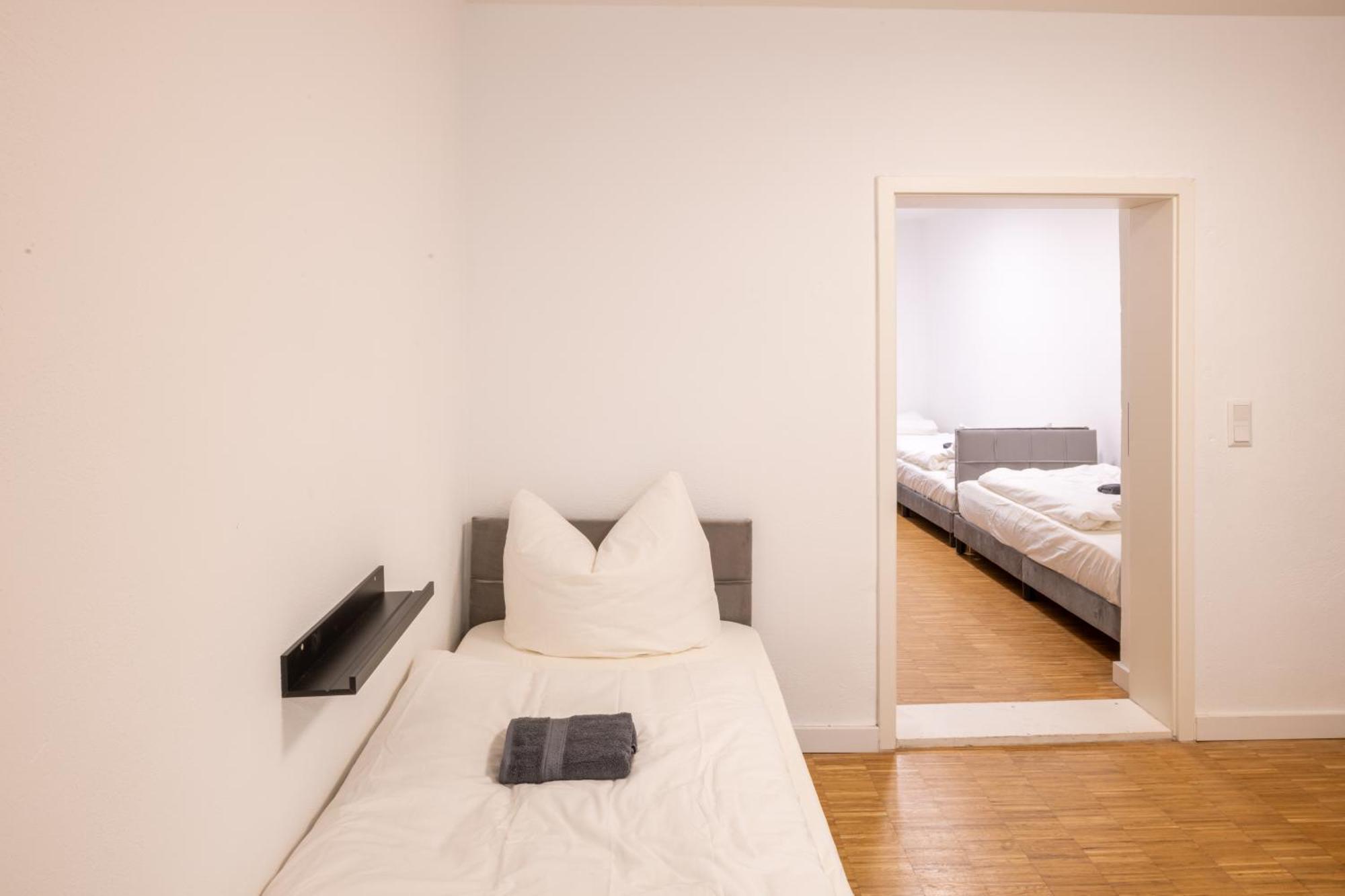 Apartment 100qm2, Superior Suite, 8 Beds, Rain Shower Berlin