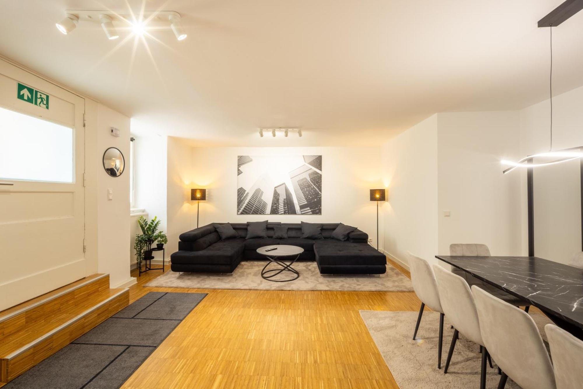 100qm2, Superior Suite, 8 Beds, Rain Shower Apartment