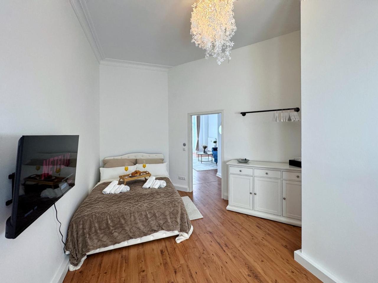 L Luxury Prvate In Ber-prenzlauer Berg Apartment