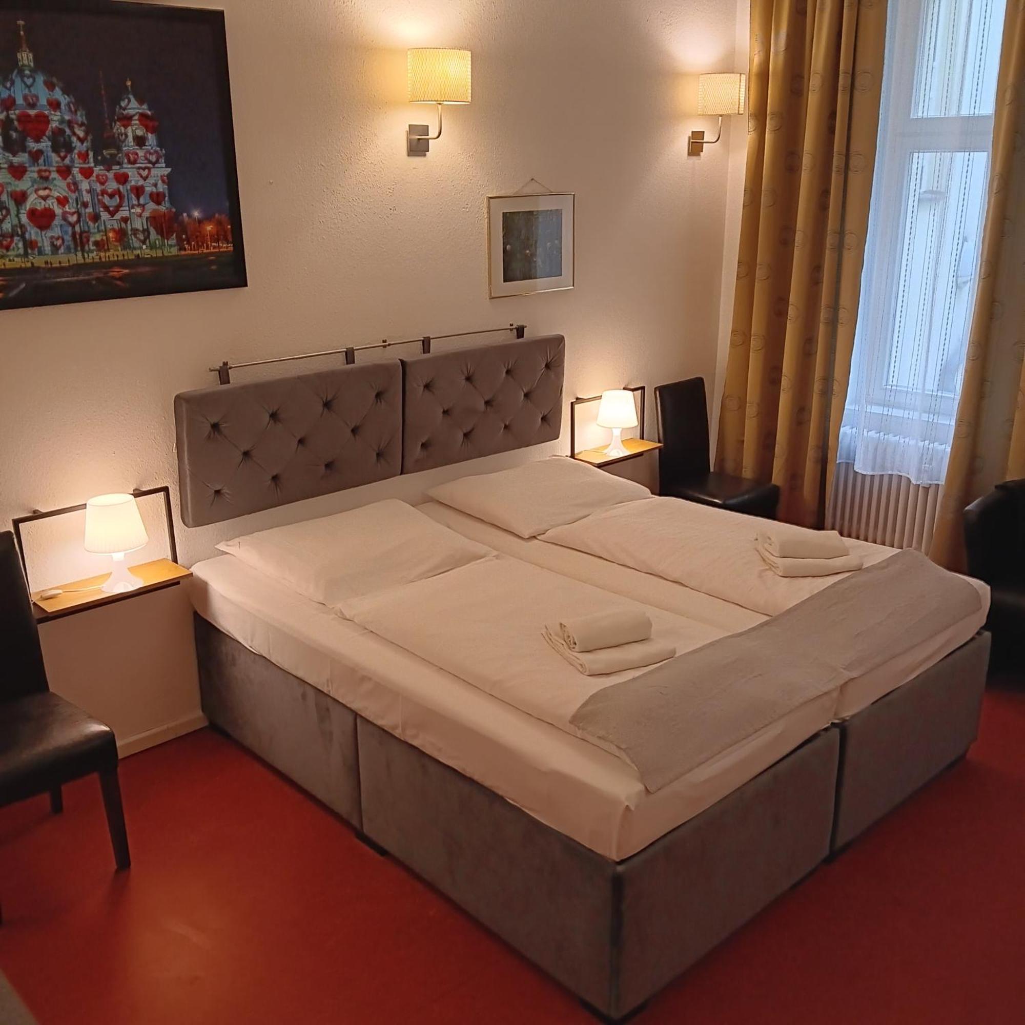 Amelie Hotel 3*