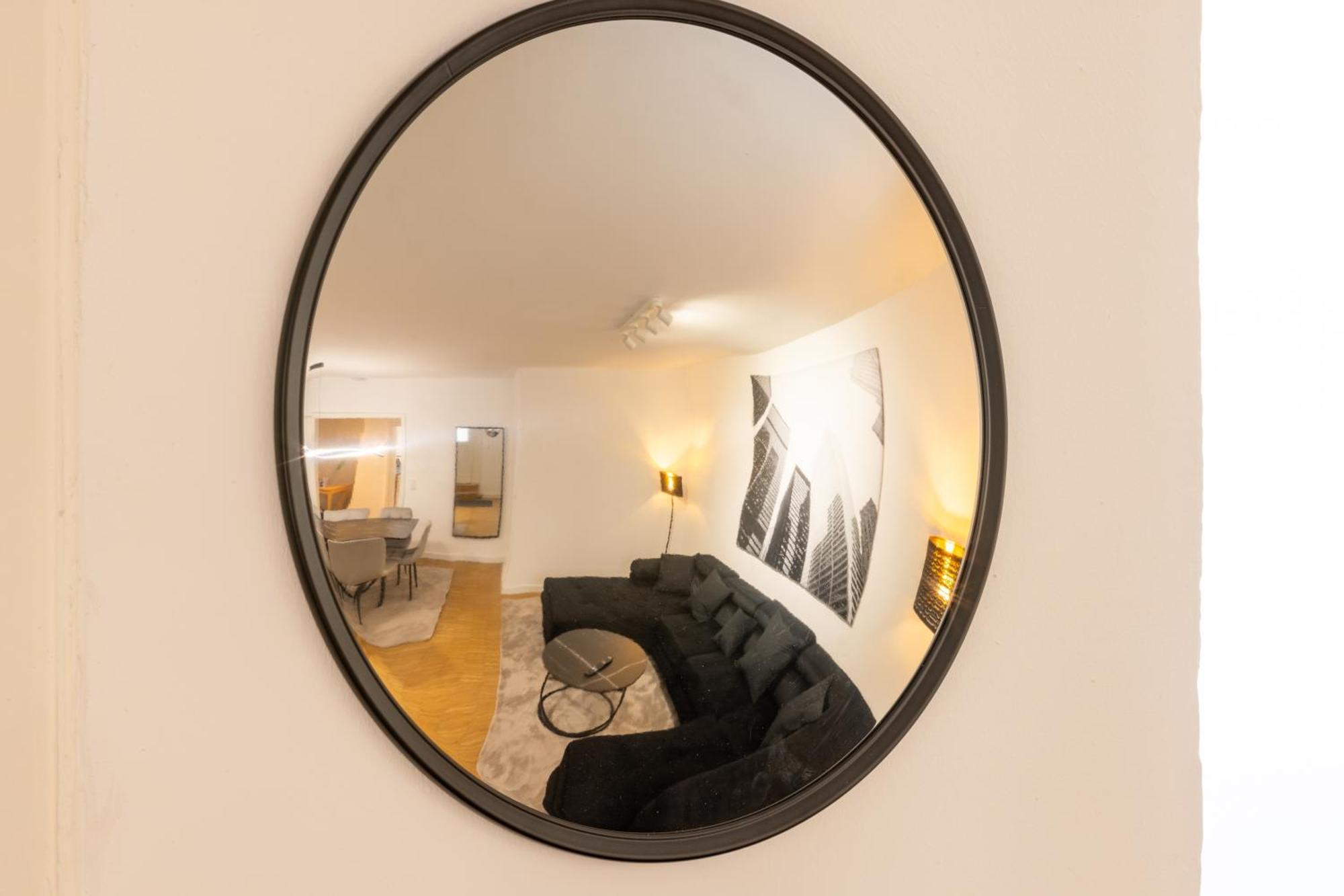 100qm2, Superior Suite, 8 Beds, Rain Shower Berlin