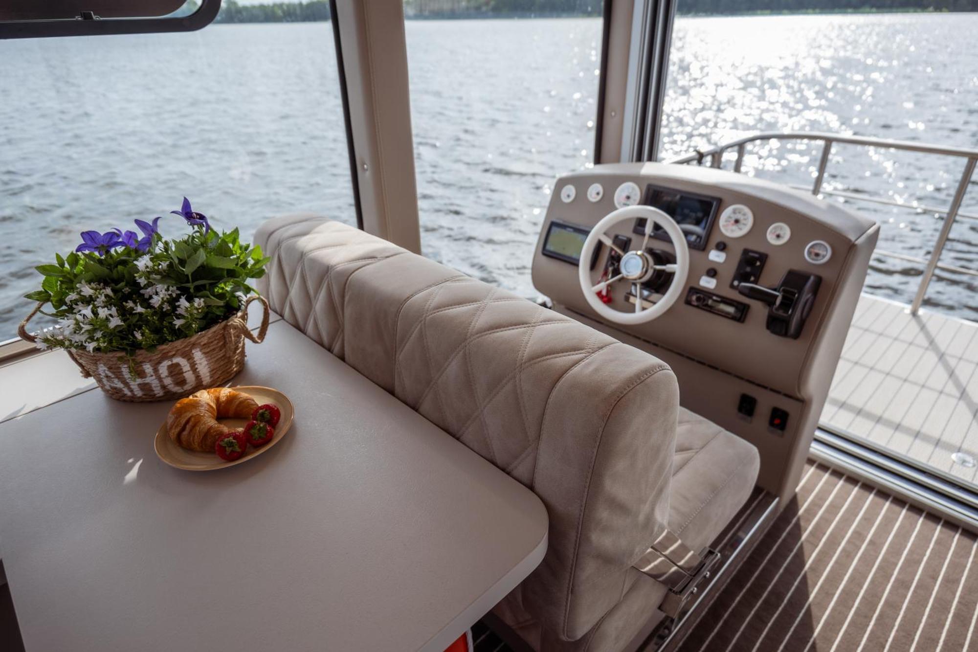 Botel Nena Hausboot Berlin