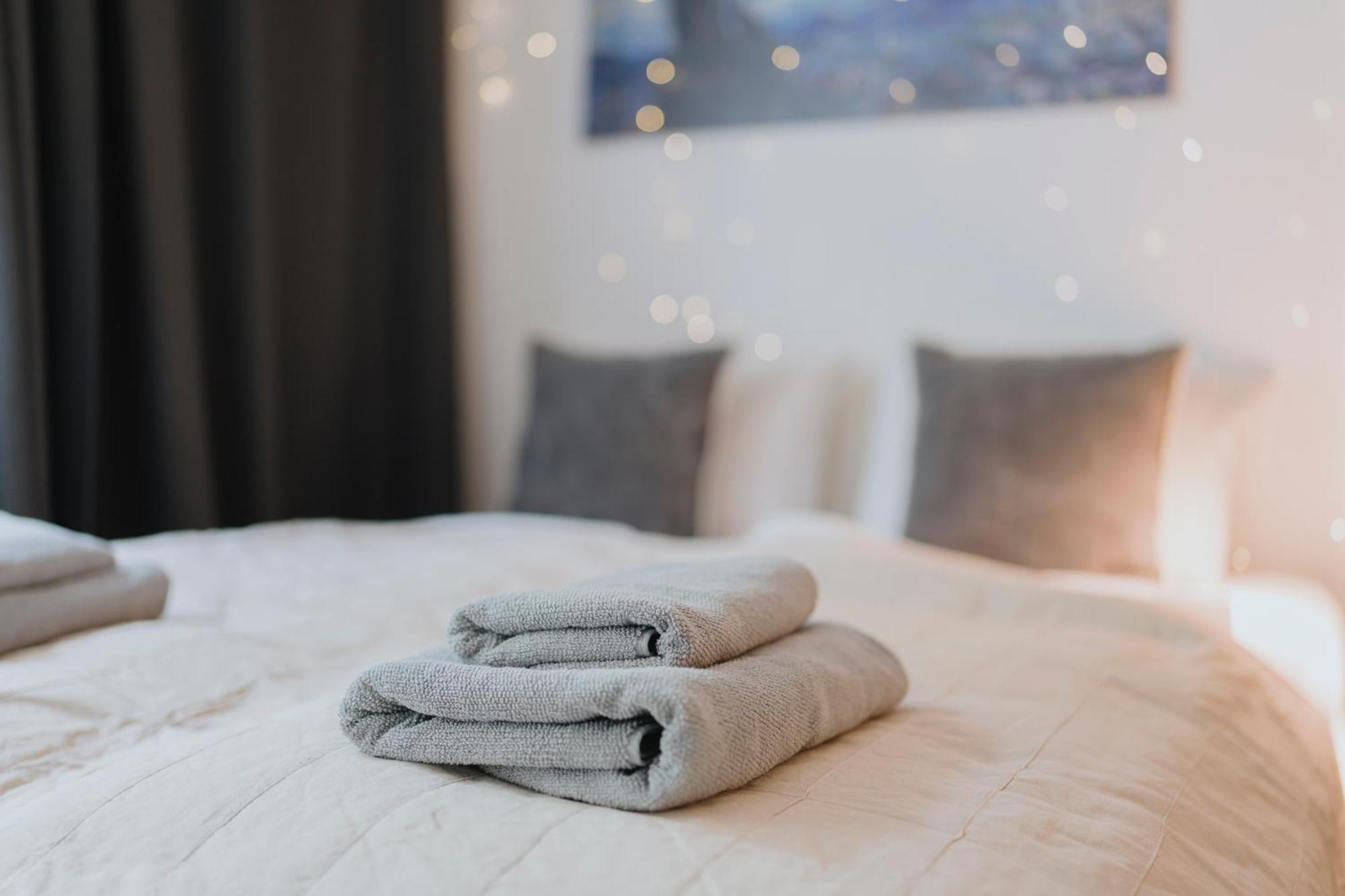 Lovely With Balcony - Cozy , Near Kadewe & Kurfuerstendamm Apartment