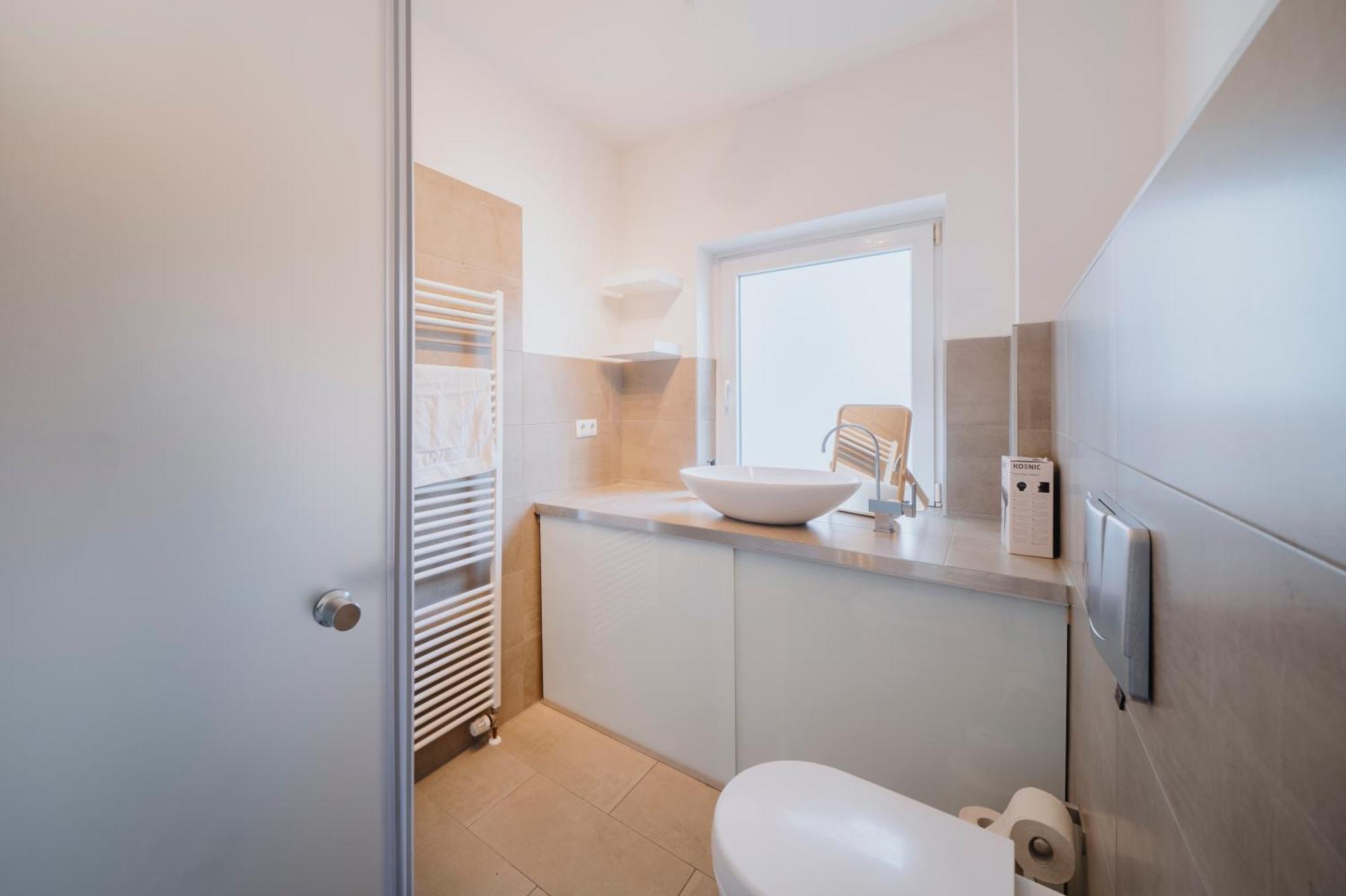 Lovely With Balcony - Cozy , Near Kadewe & Kurfuerstendamm * Berlin