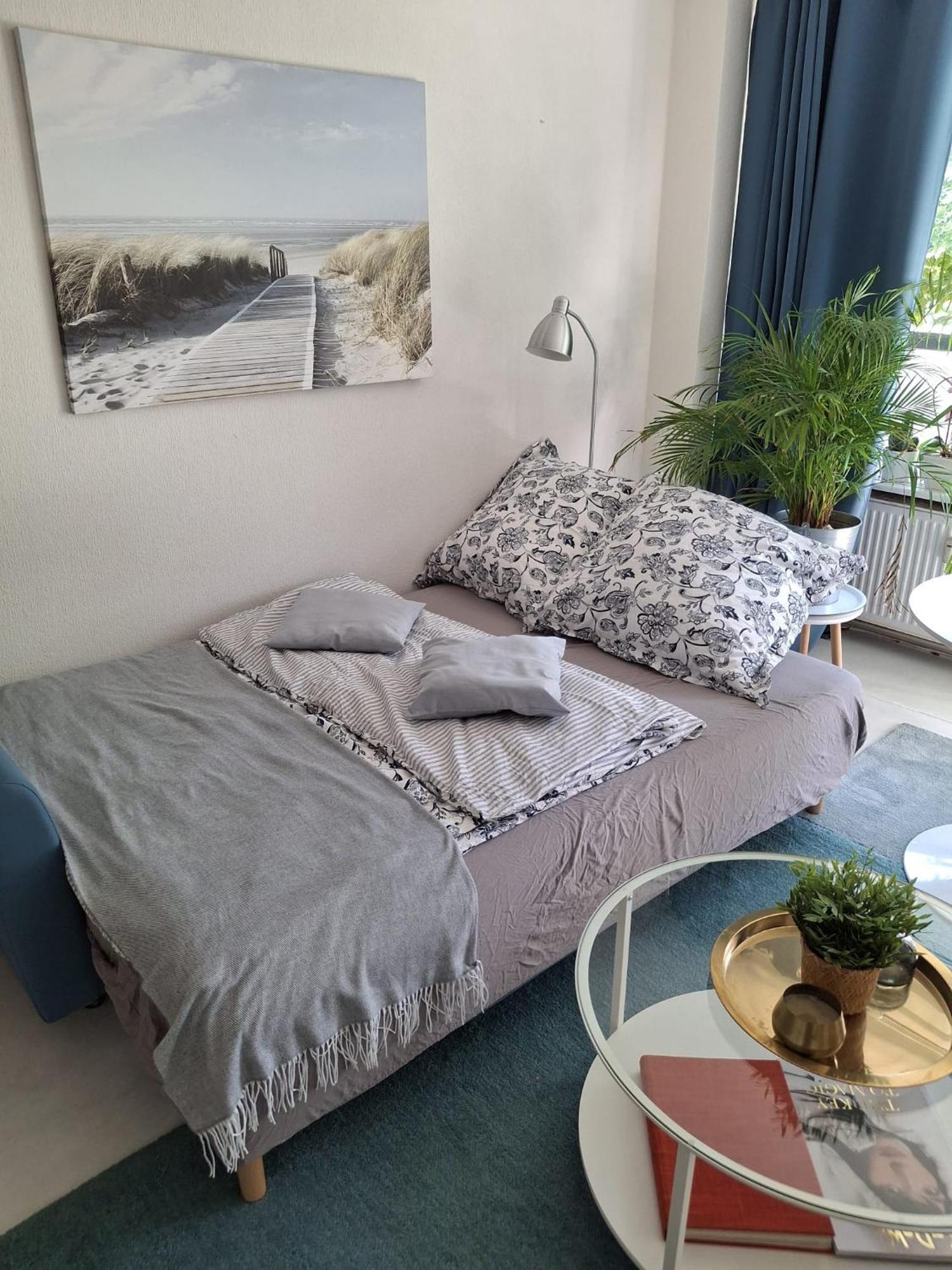 Wonderful And Cosy In The Heart Of Berlin, 1 Bedroom, 1 Living With Comfortable Bed Couch Apartment *