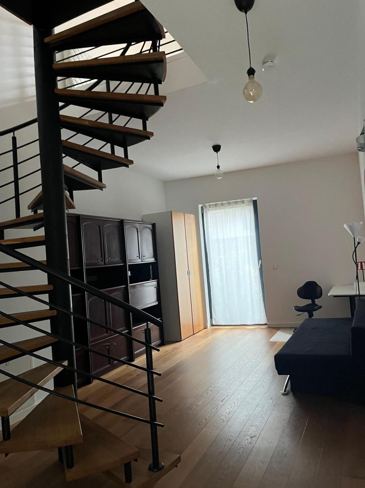 Urban Chic In Trendy Prenzlauer Berg Apartment Berlin