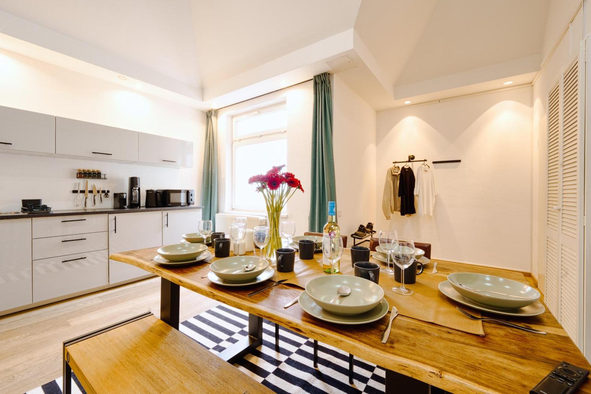 Apartment Big Urban Loft - Bis Zu 20 Personen - 180qm - 180 Grad Skyline Balkon *