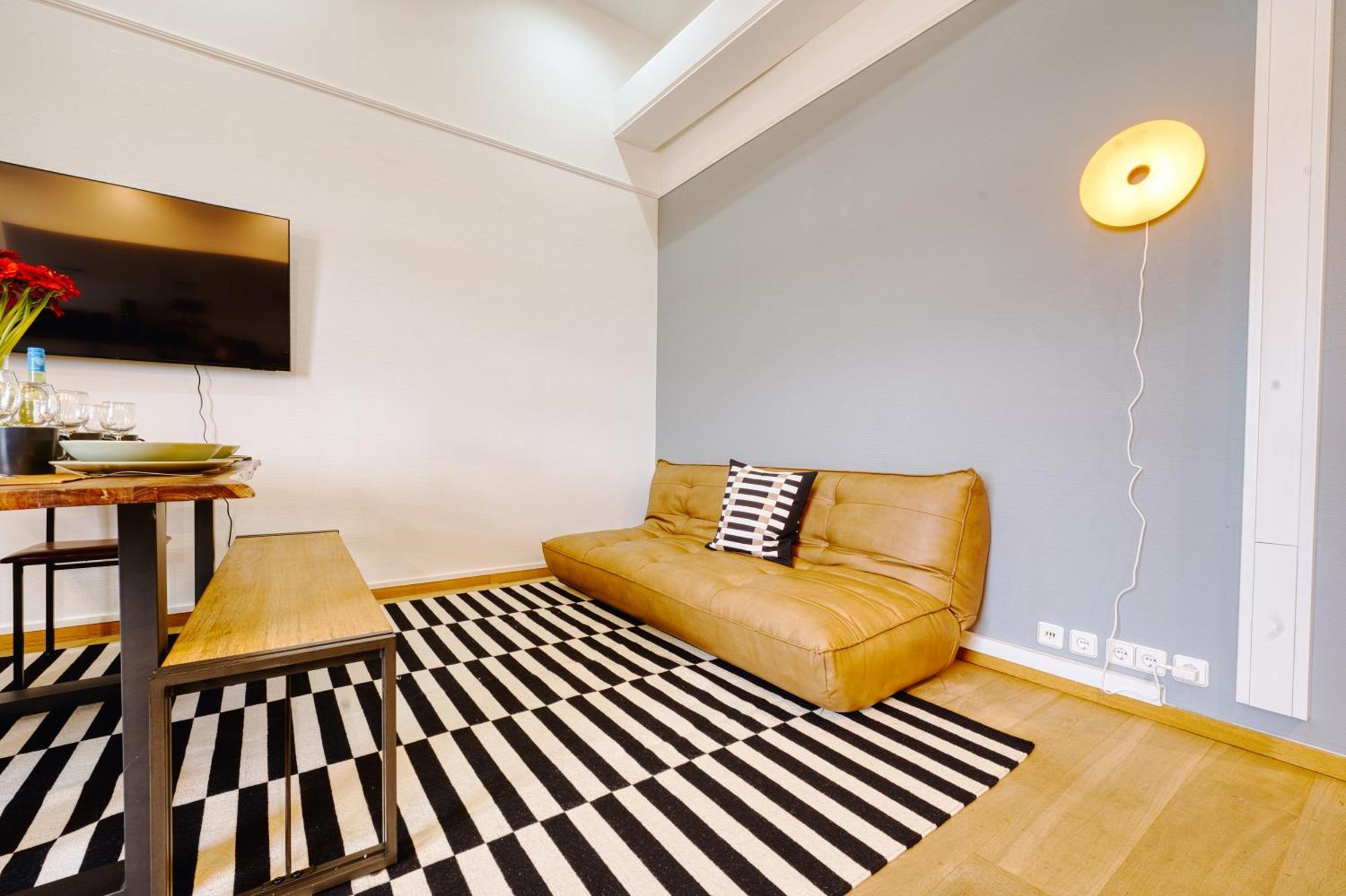 Big Urban Loft - Bis Zu 20 Personen - 180qm - 180 Grad Skyline Balkon Apartment