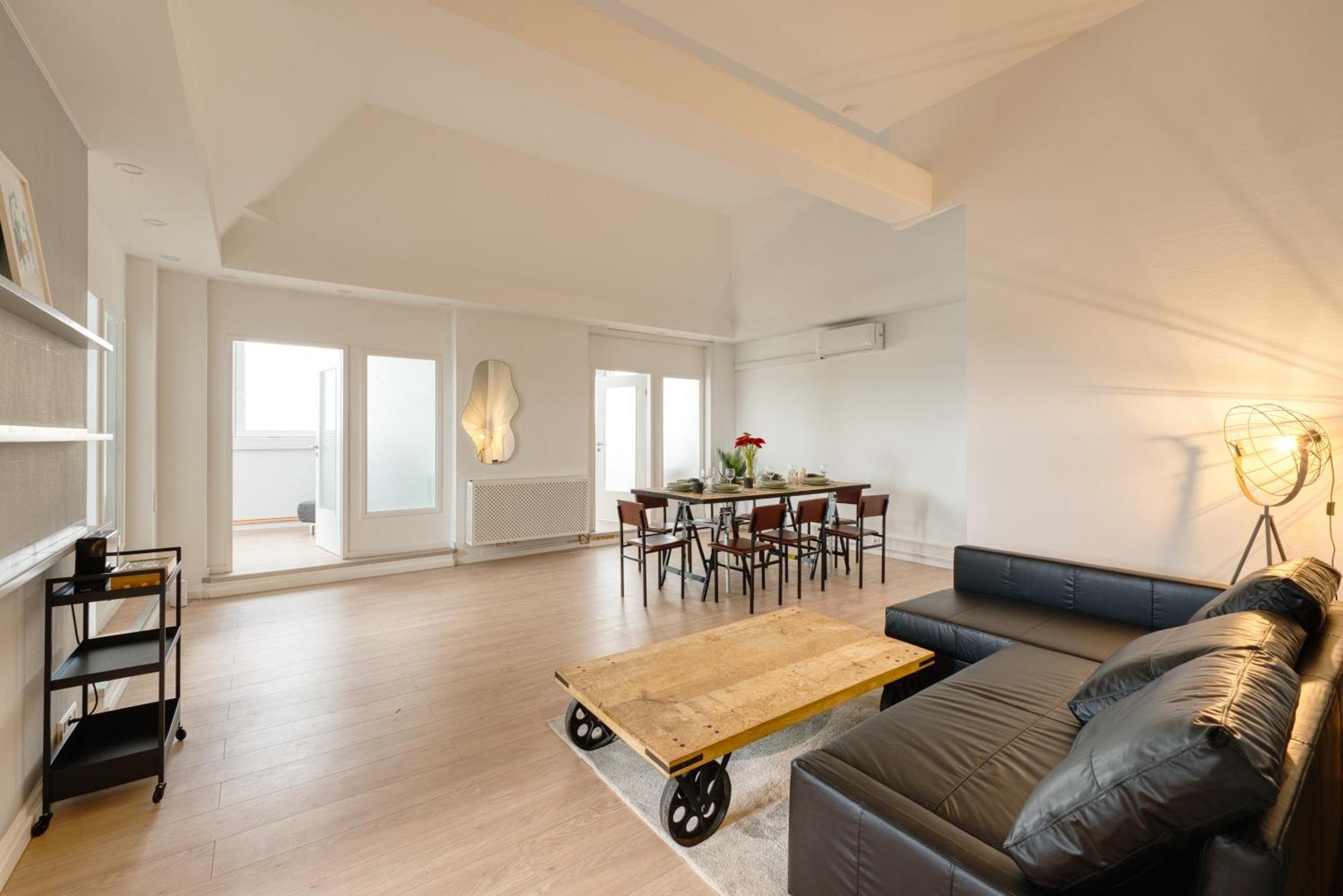 Apartment Big Urban Loft - Bis Zu 20 Personen - 180qm - 180 Grad Skyline Balkon