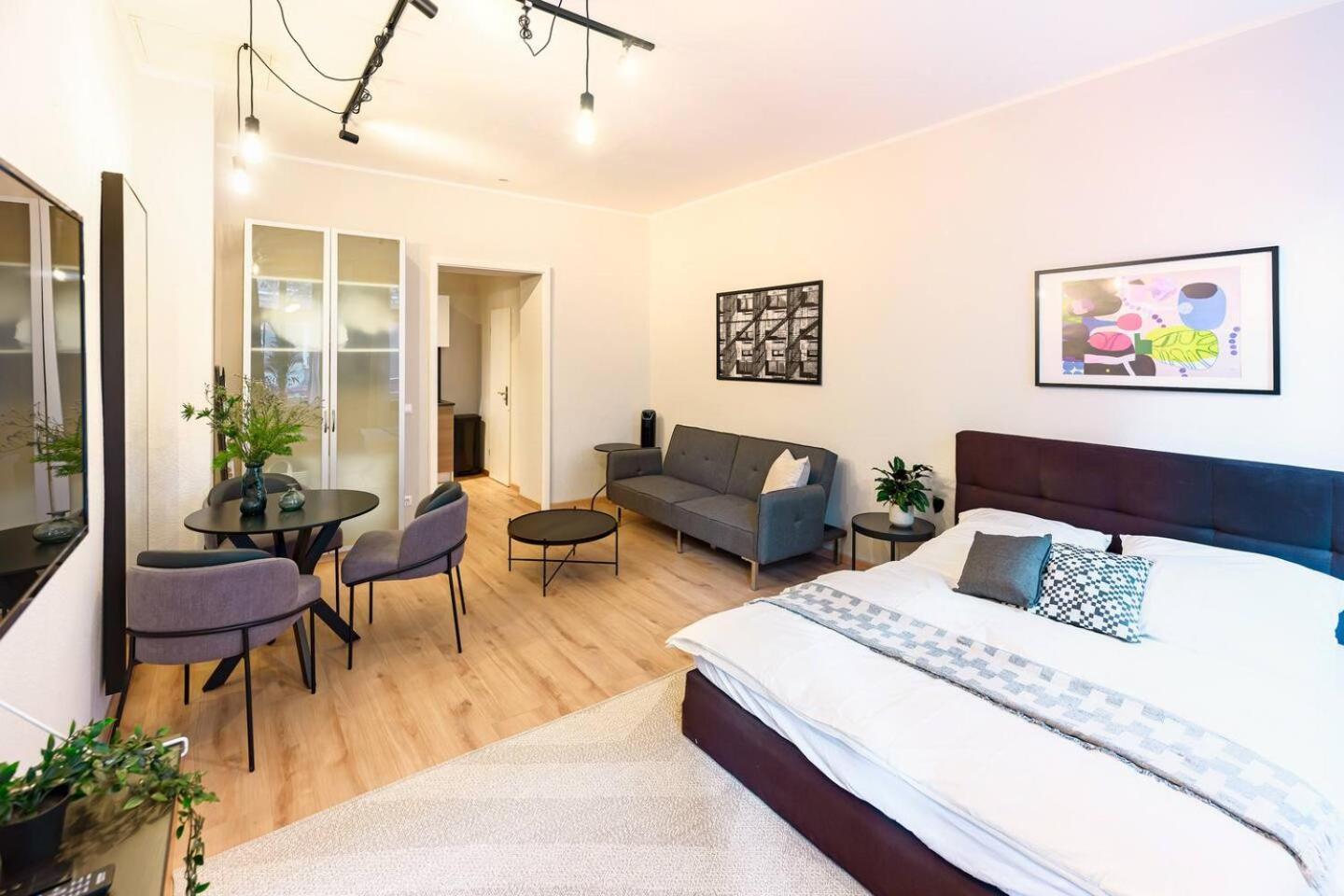 Bh5 Ron Hotel