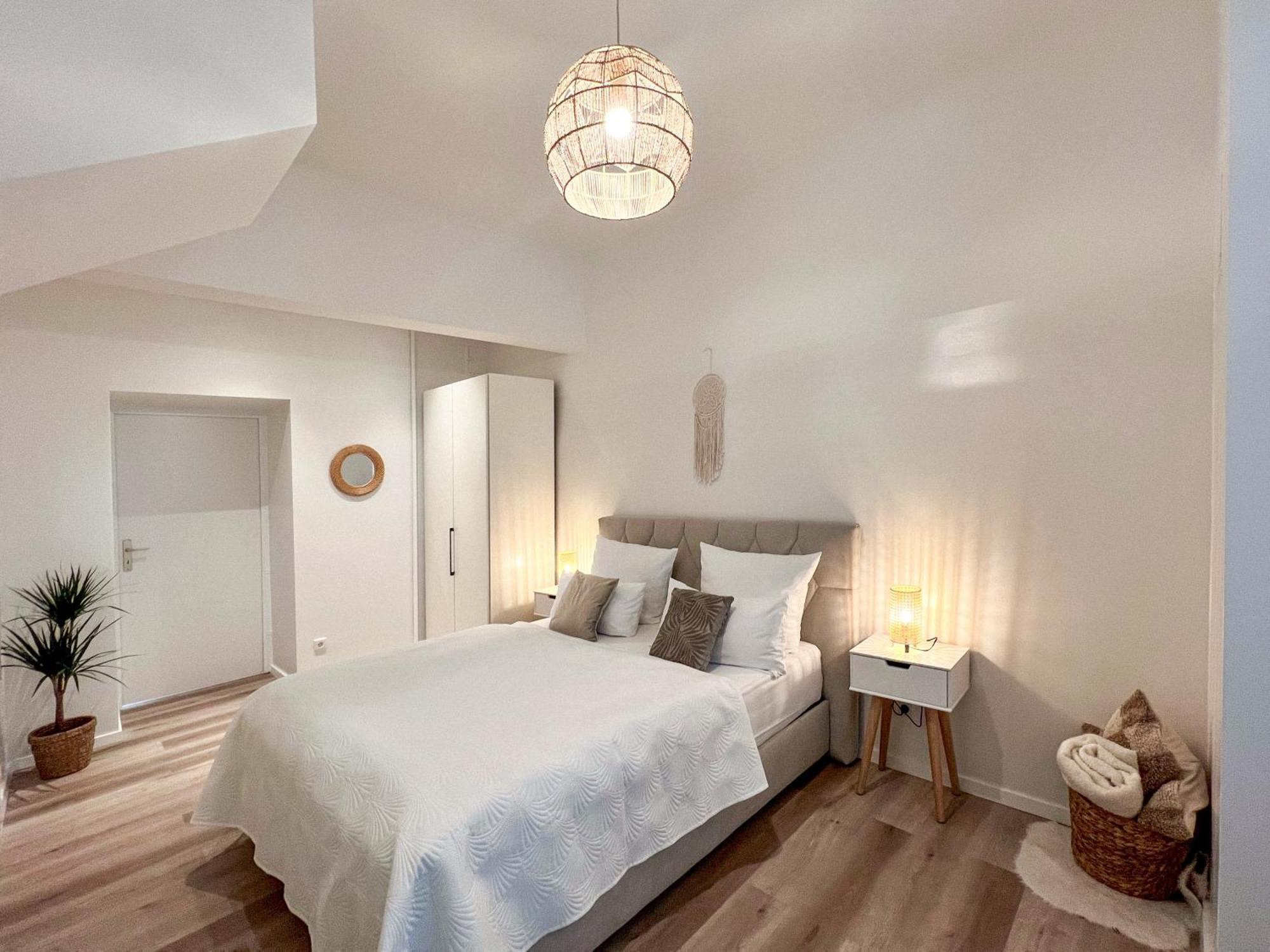 Oomph The Grand Group & Family Retreat Apartment *