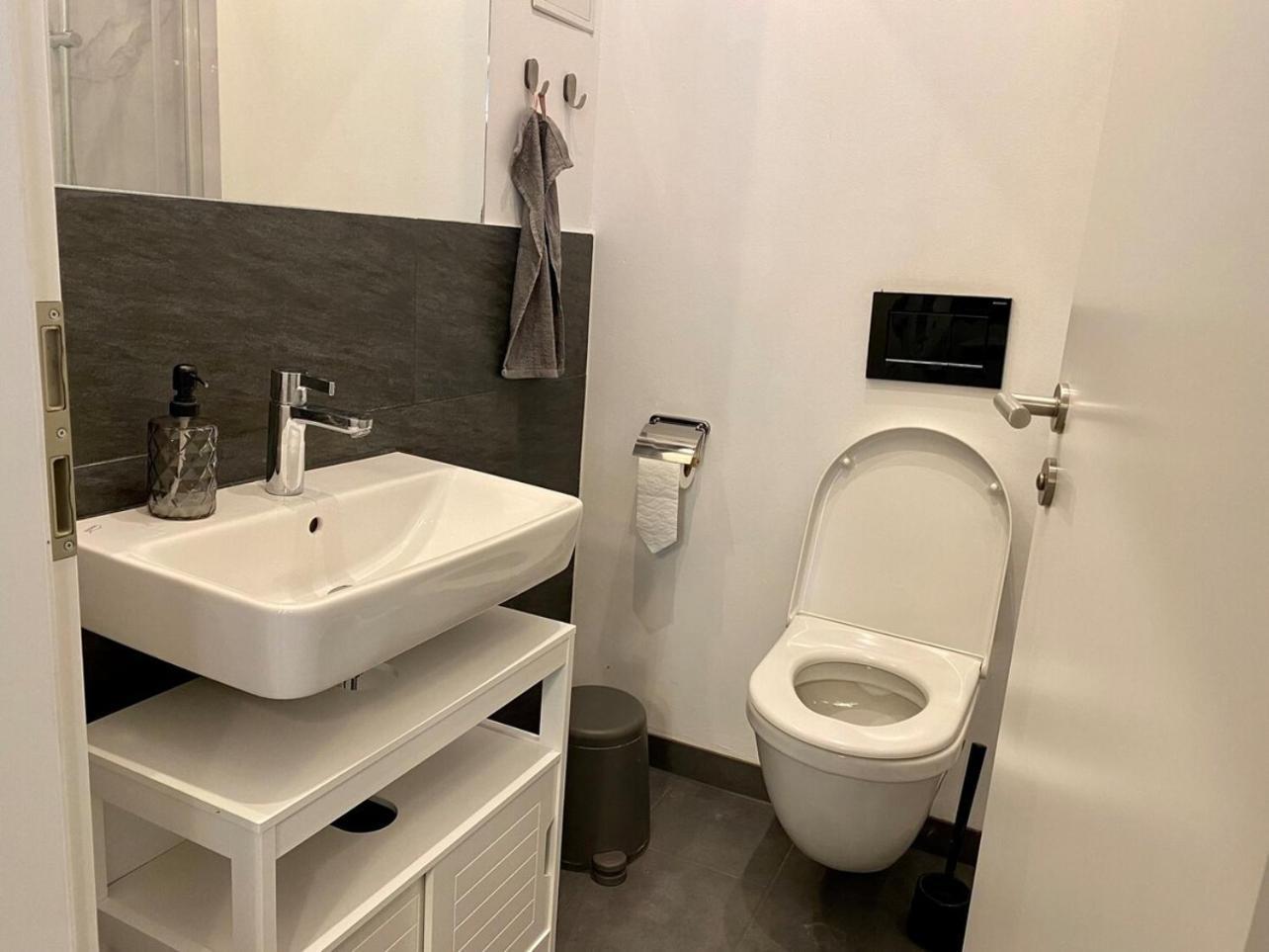 Central Studio In 5 Minutes To Alexanderplatz Apartment *