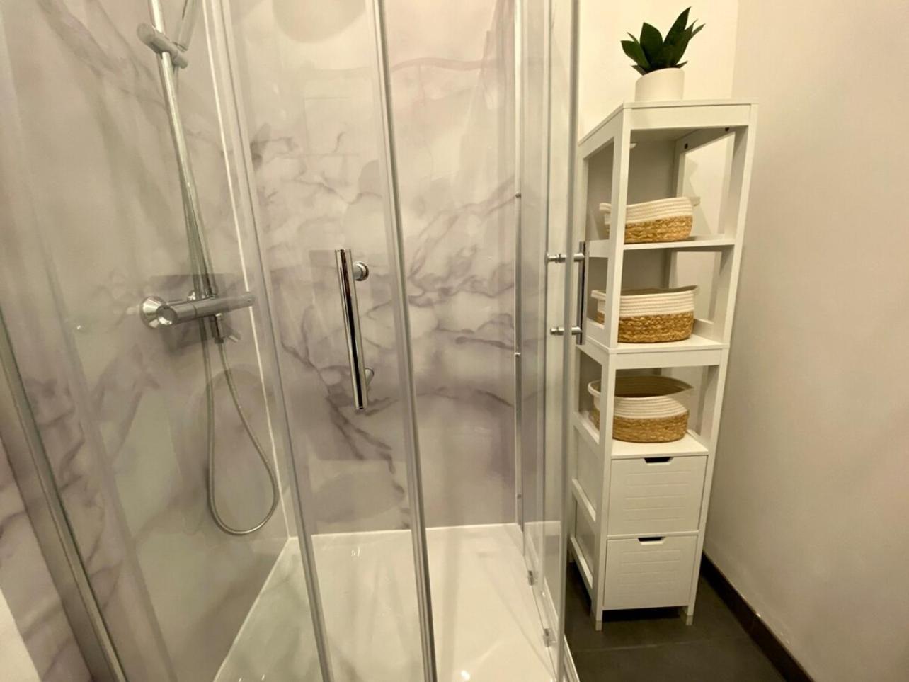 Central Studio In 5 Minutes To Alexanderplatz Apartment *
