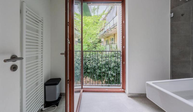 Urban Chic In Trendy Prenzlauer Berg Apartment Berlin
