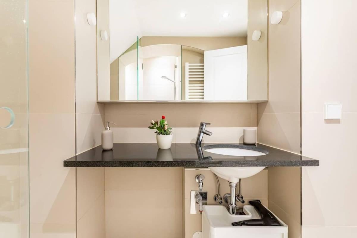 Mitte I 2 Doule Beds I Fast Wifi Apartment *