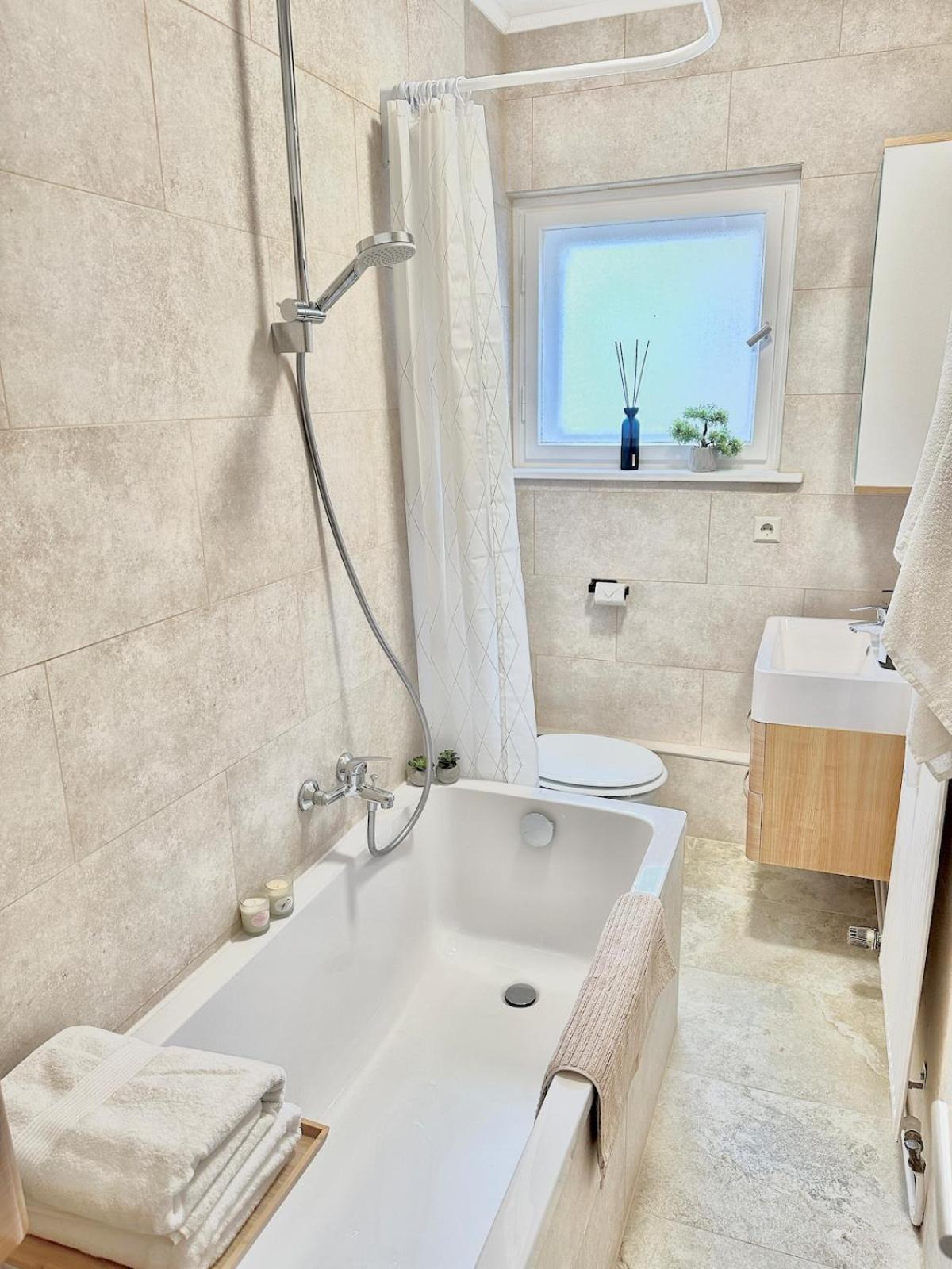 Apartment Gemuetliches In Neukoelln - Privat Parkplatz