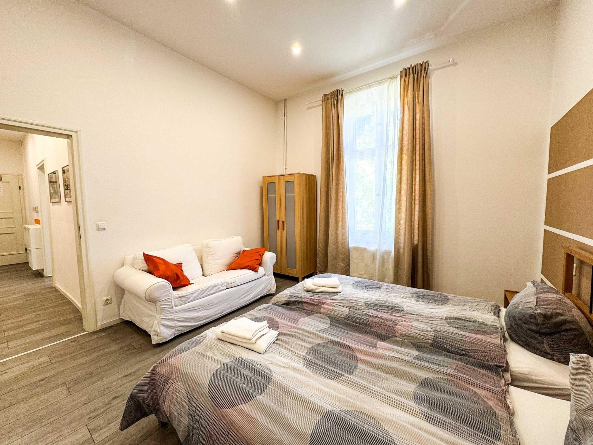Grabbeallee #1 Apartment