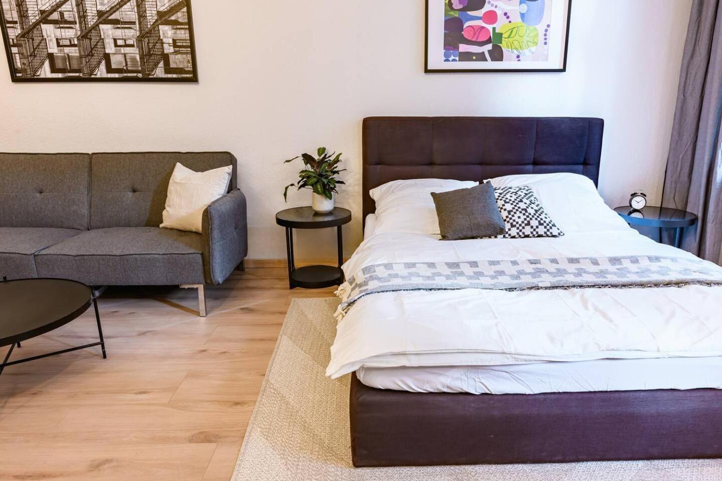 Hotel Bh5 Ron