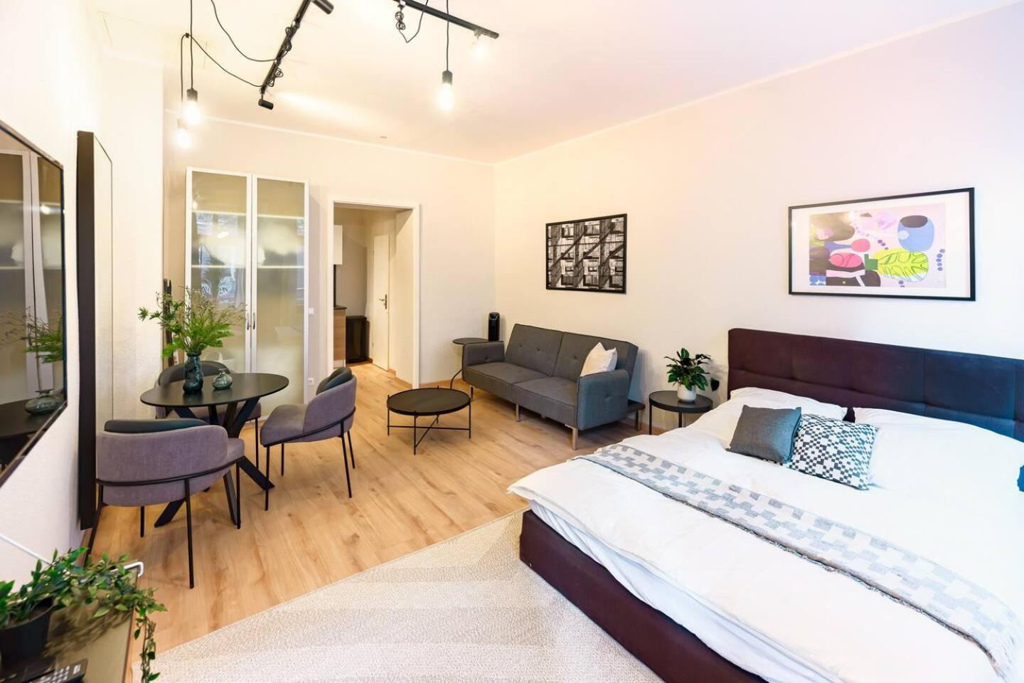 Bh5 Ron Hotel