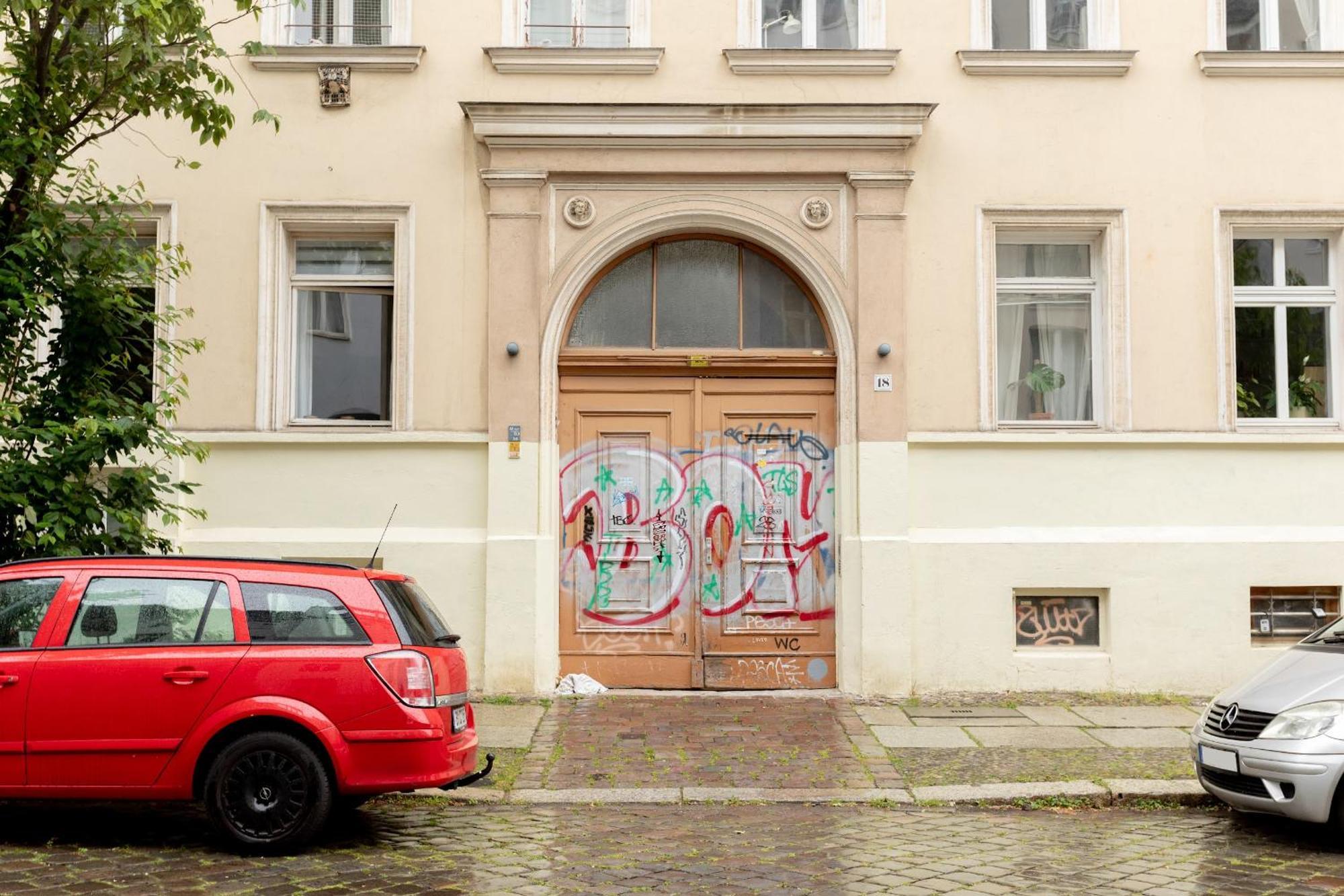 Global Living - Design I I Beamer I Kitchen I Terrace I Lejlighed Berlin