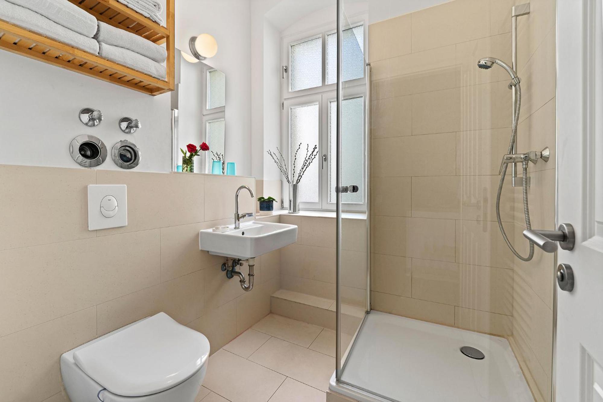 33 Efg Schoenhauser Allee Mit Balkon Apartment Berlin