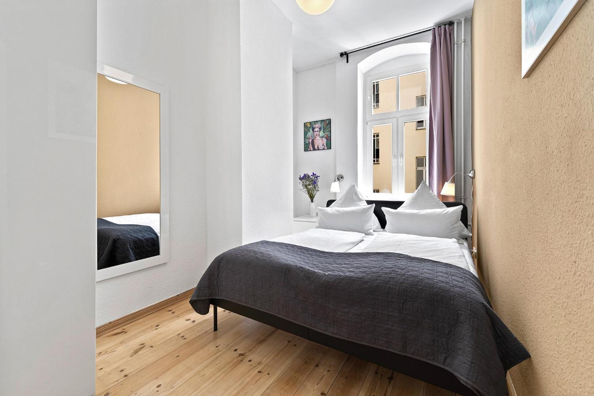 Apartment 33 Efg Schoenhauser Allee Mit Balkon Berlin