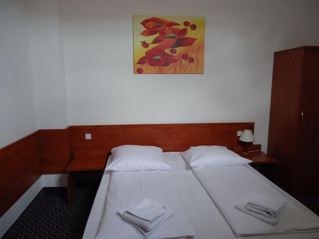 Am Kurfuerstendamm Hotel