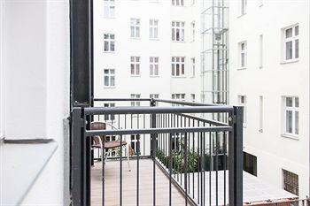 Bearlincity - Center West * Berlin