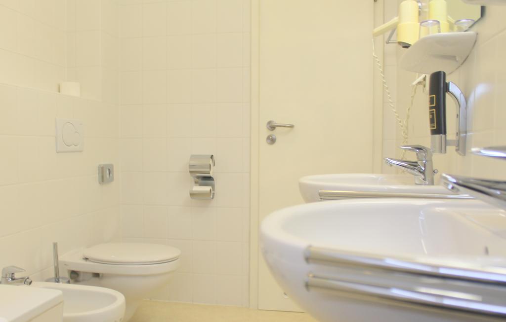 Kaiser Hotel 3*