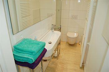 Aptc Downtown Monument4rent Near Checkpoint Charlie