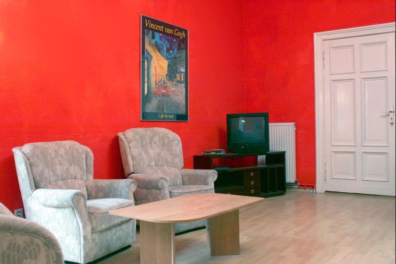 Sleep Cheap Hostel