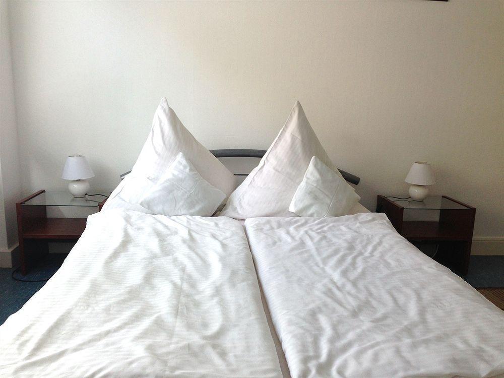 Hostel Near Brandenburg Gate - & Berlin
