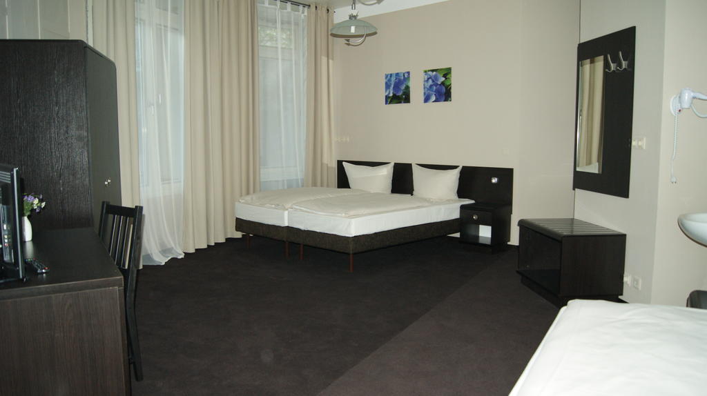 Hotel Saks