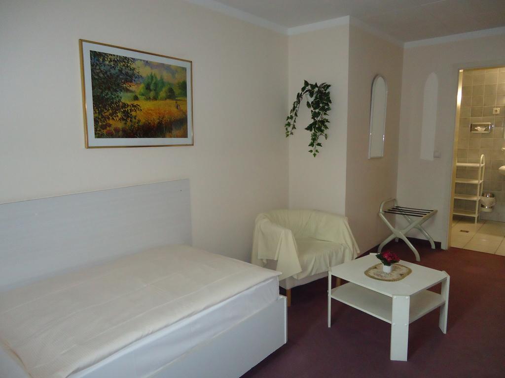 Hotel Hotel Kubrat Am Checkpoint Charlie 3*