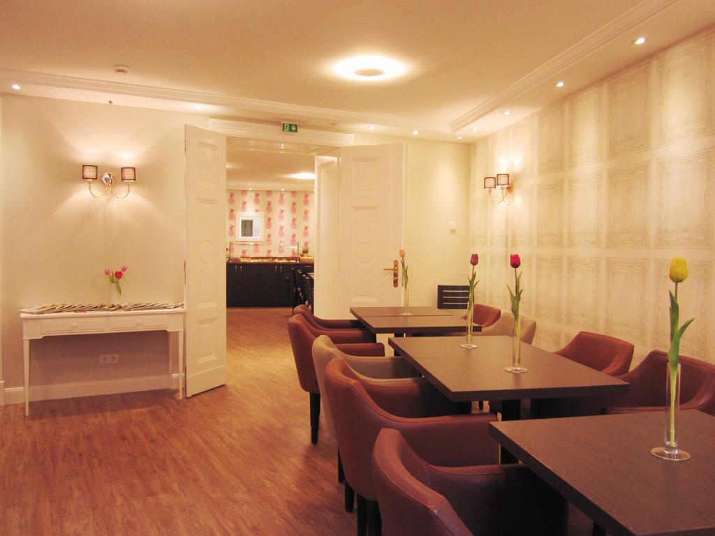 Hotel Rewari 3*