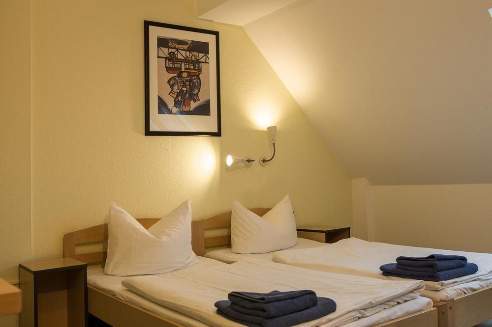 Hotel Acama & Schoeneberg 2*