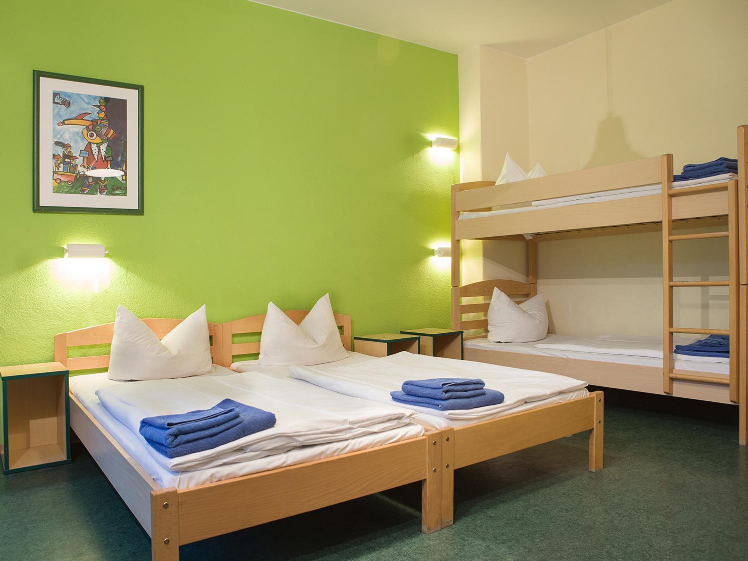 Hotel Acama & Schoeneberg 2*
