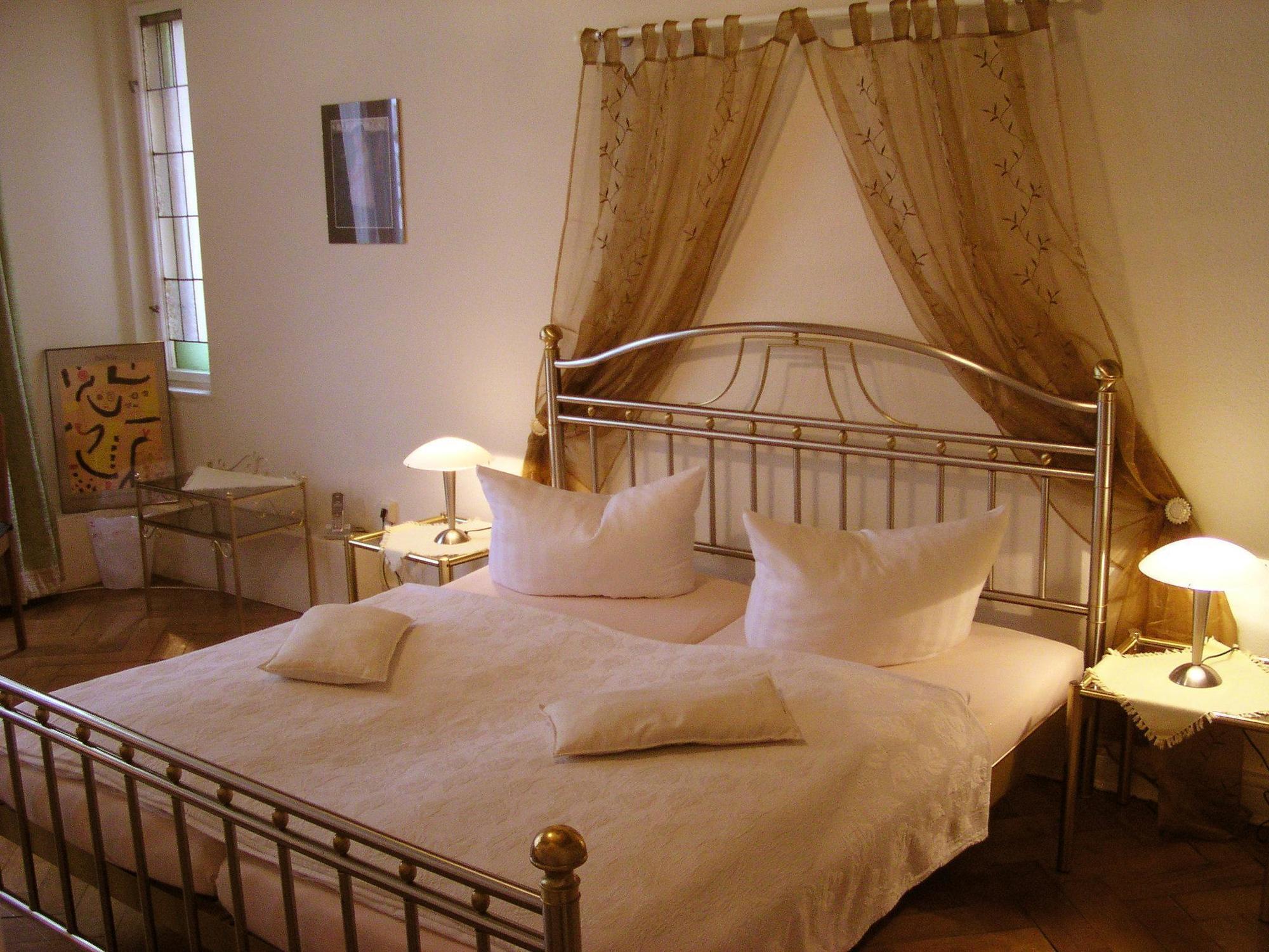 Senta Guest house 2*